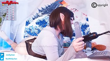 Large ass cosplay babe gets her pussy pounded by fuck machine
