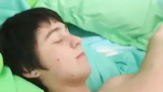 Twink amateurs Conner Price and Shane Dagan bareback fuck and breed