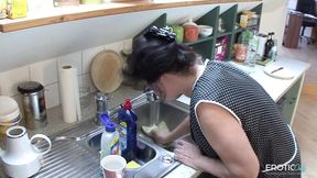 Perverted neighbor visits Grandma Hilde for deepthroat and head