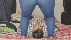 My slave opens his mouth and all my farts pass down his throat, my farts in jeans and so enclosed, my farts going down his mouth