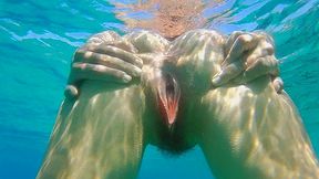 totaly naked underwater at publlic beach part 2