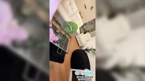 Cheating teens dick appointment arrives and instantly starts to facefuck