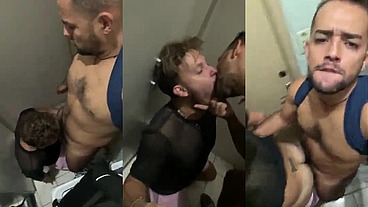 Esse cara me arrastou pra lavanderia e meteu até gozar na minha cara