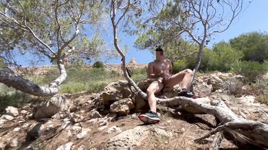 Trying to jack off on an Ibiza beach and this happened