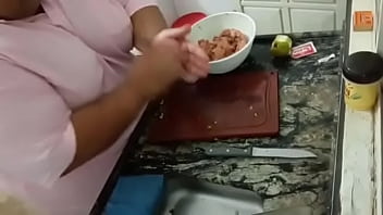 Sergio da Pizza fazendo hamburguer com dinheiro dos trouxas que acreditaram nele