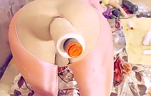Trans beautfy fucking her ass with a monster vibrator