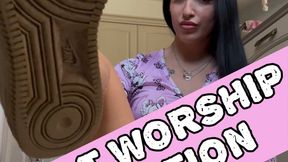 FOOT WORSHIP HUMILIATION
