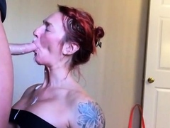 Tatooed babe gets a facial and continues sucking
