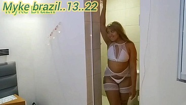 Carioca tesuda marcella schultz vei ao São Paulo.para encontrar com myke Brazil e rolou um clima muito gostoso com muito sex