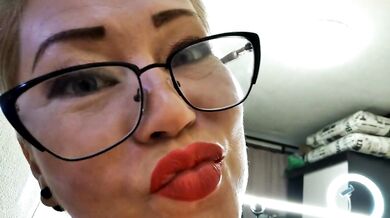 Lady in Red, or all the older girls suck dick! Sweet games with mature pussy... ))