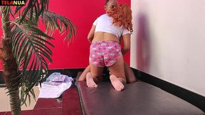 ruiva gostosa leva amante para o motel enquanto o corno fica esperando sua boceta gozada