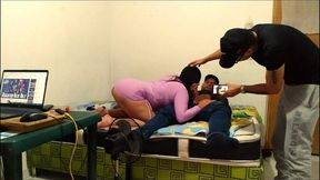 esposa del vecino pide que la grabe mientra la follan duro