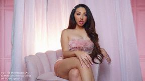 She Doesn't Love you