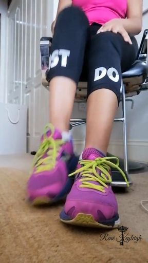 Pov sweaty gym feet