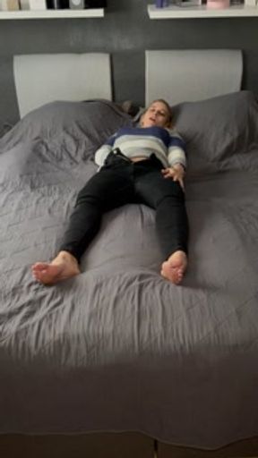 Masturbieren Bett, Clyde erwischt mich dabei. Zittern Zucken stöhnen intensiv Orgasmus ich komme