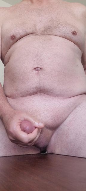 Full frontal mature male masturbator wants to cum for you