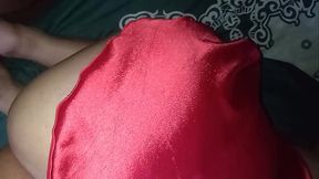 Le subo vestido, a&uacute_n lado la tanga y adentro mi verga