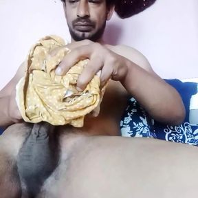 Imdian boy masturbating