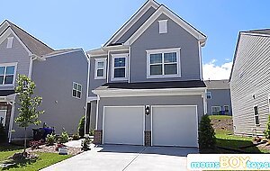 Blonde Housewife Micky Muffin Shows Gratitude to Her Perfect Boy Toy by Blowing Him S4:E2