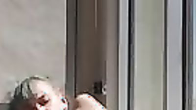Skinny Webcamgirl fucking her asshole