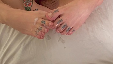 Footjob with Cumload On My Toes