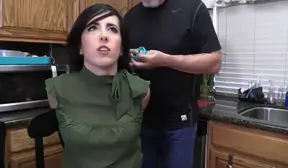 green shirt woman