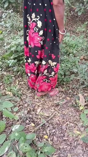 Radish From up the Tree Anal Outdoor Sex Hot Nomita Bhabhi