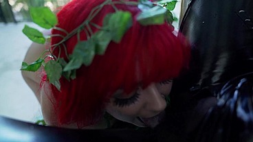 Cat Woman & Poison Ivy Get Wet!