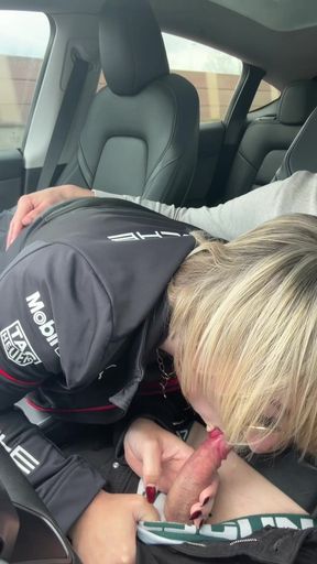 I Suck While Driving My Boyfriend While Passing Trucks Ahah