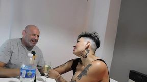 chupando pija y que te cojan el culo para festejar que hubo muchos clientes