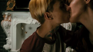 Spinkiga unga polska tatuerade tonåringar suger kuk och blir analt knullade