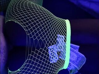 BlackLight Swirl.. (HUGE CUMSHOT)