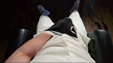 Deutscher Daddy wichst vor dem Ausgehen mit Freunden - PhantomGentX