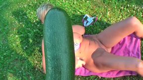 Stunning mature masturbating and gets fisted outdoors