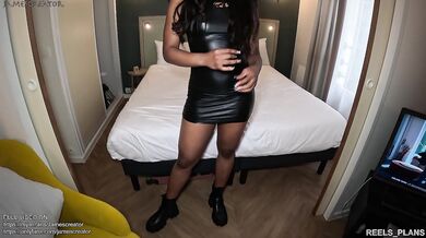 Big ass tenant cheats on boyfriend, fucked in anal by her airbnb owner's Ami !!