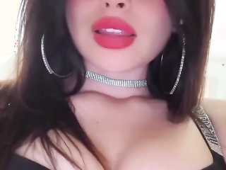 ”#brunette #redlips #bigboobs #latin #seductive #sparkly”