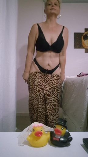 I&#039;m sure you&#039;d love to be in his shoes, have him in my mouth and spread my ass cheeks