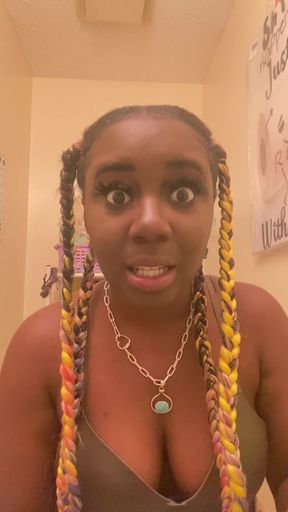 Captivating moment from &quot;How to put on scottbeautyworld eyelashes&quot;