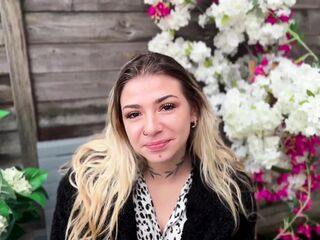 The Charming Sienna, a Glamorous 27-year-old Blond, Likes Screwing in Front of the Camera!