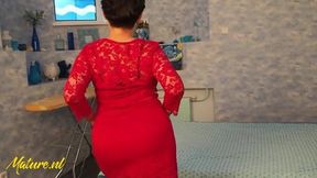 Curvy Mature Beauty Discovers a Playful Surprise!