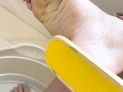 Amateur Foot Fetish Girlfriend Sucks and gives a Footjob