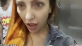 ela queria era foder comigo, se exibindo no elevador me chamou para foder no seu apto. melissa lisboa