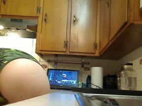 Kitchen panties change