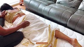 Hot Mallu Wife in Kerala Kasavu Saree Gets Erotic Massage &ndash_ Big Ass &amp_ Thighs Massaged - Loud Moaning