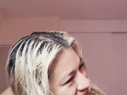ESPOSO ME DESCUBRE MASTURBANDOME PARA EL VECINO