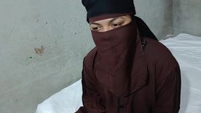 Muslim Girl Gives Gift to House Owner