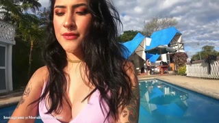 My friend control me in a pool with people closer to my and I ends squirting so hard