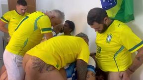 walterguess - surucopa - gangbang no ritimo da copa - jogadores dotados entrando com bola e tudo.