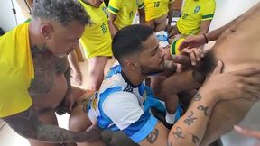 walterguess - surucopa - gangbang no ritimo da copa - jogadores dotados entrando com bola e tudo.