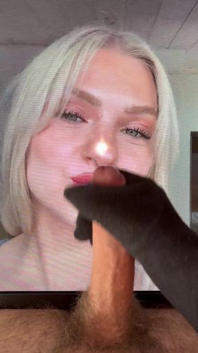 Amateur solo babe masturbates and cums hard at home